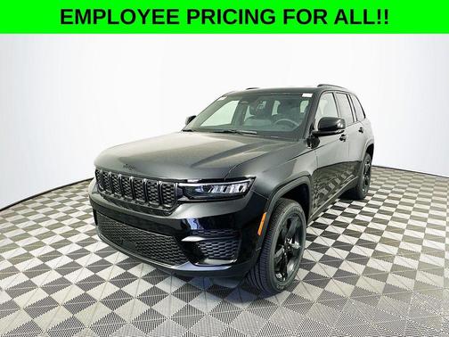2025 Jeep Grand Cherokee Laredo