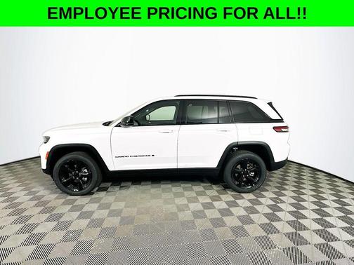 2025 Jeep Grand Cherokee Laredo