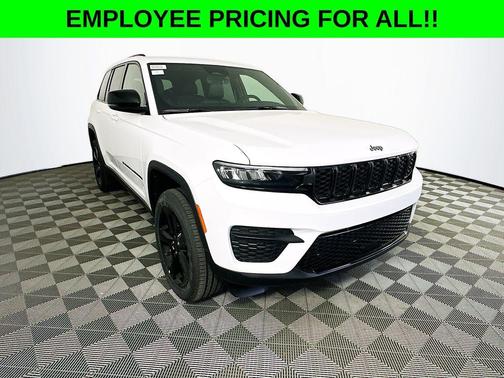 2025 Jeep Grand Cherokee Laredo