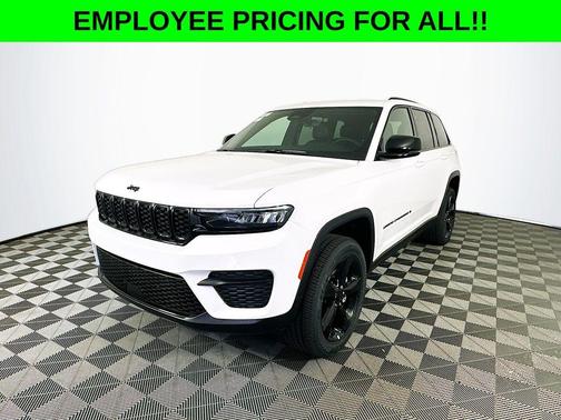 2025 Jeep Grand Cherokee Laredo