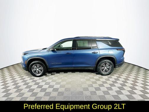 2025 Chevrolet Traverse LT