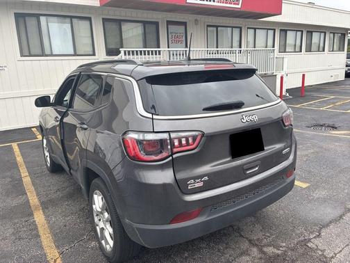 2023 Jeep Compass Latitude Lux
