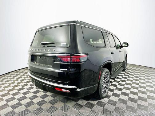2025 Jeep Wagoneer Base