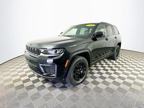 Black 2026 Jeep Grand Cherokee Laredo