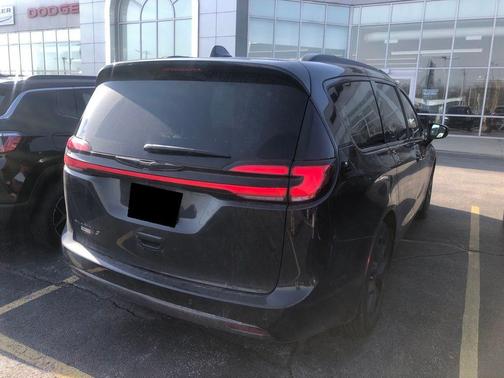 2021 Chrysler Pacifica Touring-L