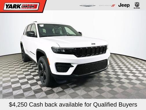 2025 Jeep Grand Cherokee Laredo