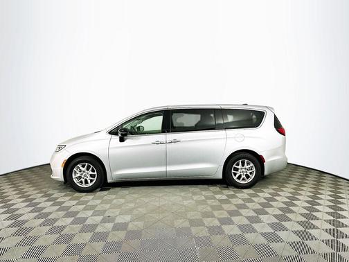 2024 Chrysler Pacifica Touring-L