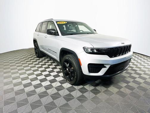 2023 Jeep Grand Cherokee Altitude