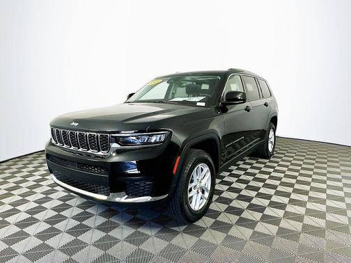 2022 Jeep Grand Cherokee L Laredo