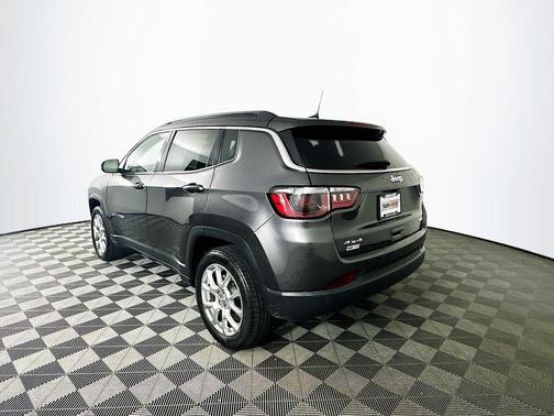 2023 Jeep Compass Latitude Lux