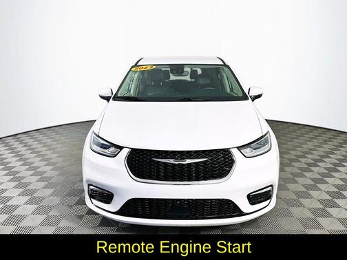 2023 Chrysler Pacifica Touring-L