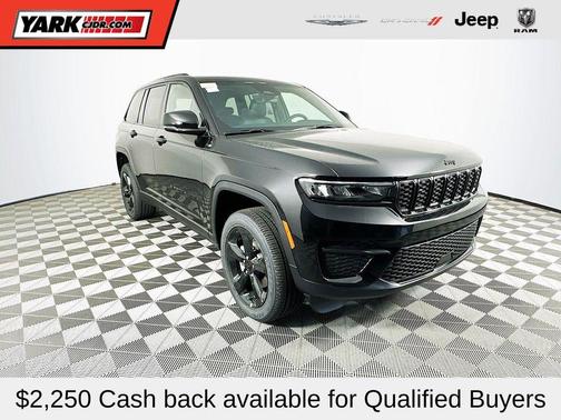 2025 Jeep Grand Cherokee Laredo