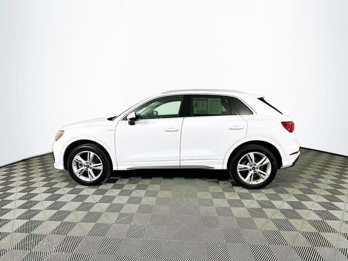 2022 Audi Q3 45 S line Premium