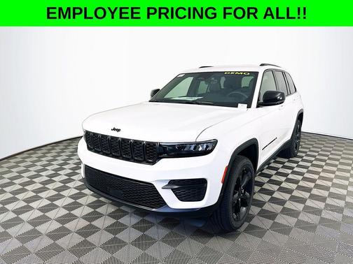 2025 Jeep Grand Cherokee Laredo