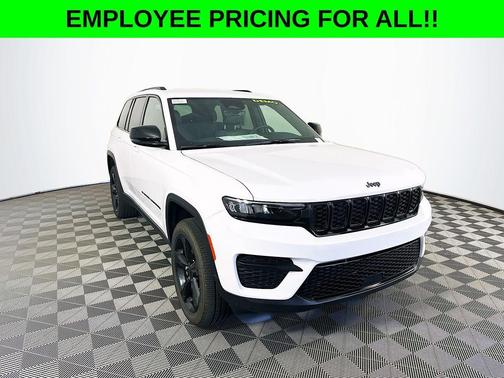 2025 Jeep Grand Cherokee Laredo