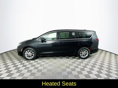 2023 Chrysler Pacifica Touring-L