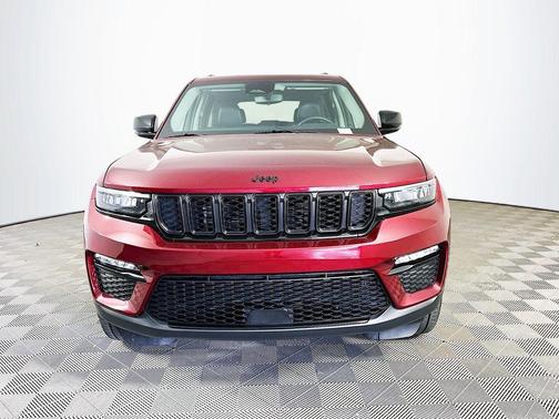 Red 2023 Jeep Grand Cherokee Limited