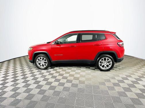 2023 Jeep Compass Latitude Lux