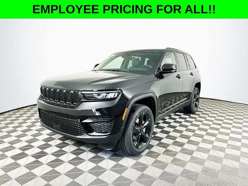 2025 Jeep Grand Cherokee Laredo