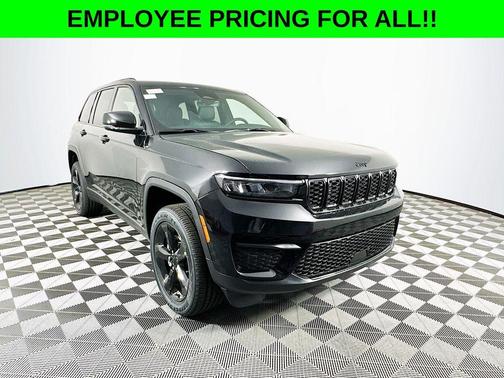 2025 Jeep Grand Cherokee Laredo
