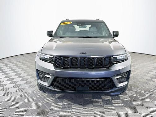 2024 Jeep Grand Cherokee Laredo