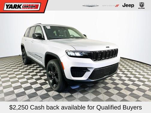 2025 Jeep Grand Cherokee Laredo