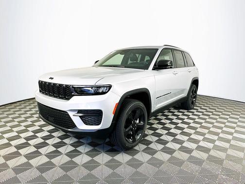 2025 Jeep Grand Cherokee Laredo