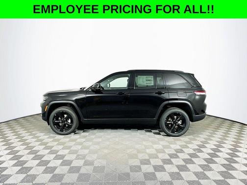 2025 Jeep Grand Cherokee Laredo
