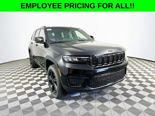 2025 Jeep Grand Cherokee Laredo