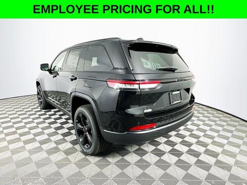 2025 Jeep Grand Cherokee Laredo