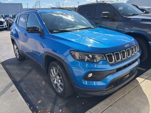 2023 Jeep Compass Latitude Lux