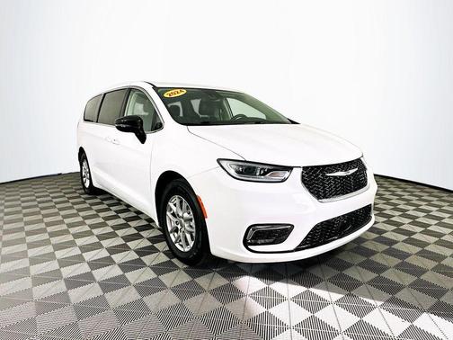 2024 Chrysler Pacifica Touring-L