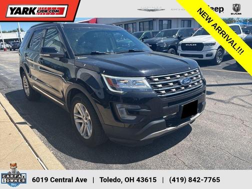 Black 2017 Ford Explorer XLT