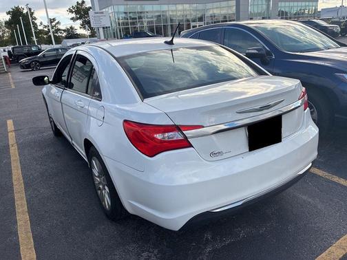 2014 Chrysler 200 LX