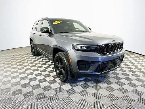 Gray 2024 Jeep Grand Cherokee Laredo