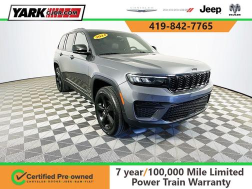 Gray 2024 Jeep Grand Cherokee Laredo
