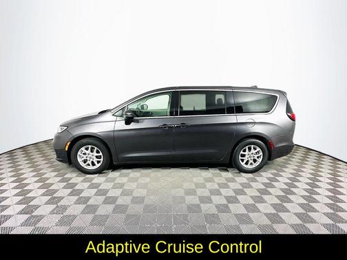 2023 Chrysler Pacifica Touring-L