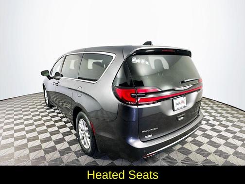2023 Chrysler Pacifica Touring-L