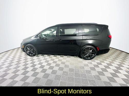 Black 2025 Chrysler Pacifica Limited