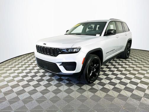 2023 Jeep Grand Cherokee Altitude