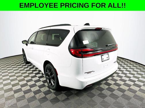 2025 Chrysler Pacifica Limited