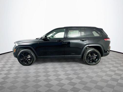 Black 2024 Jeep Grand Cherokee Laredo