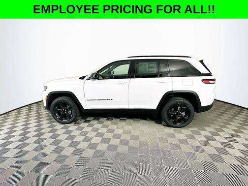 2025 Jeep Grand Cherokee Laredo