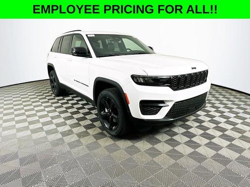 2025 Jeep Grand Cherokee Laredo