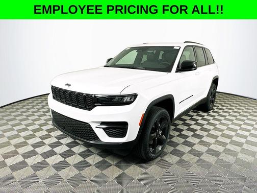 2025 Jeep Grand Cherokee Laredo