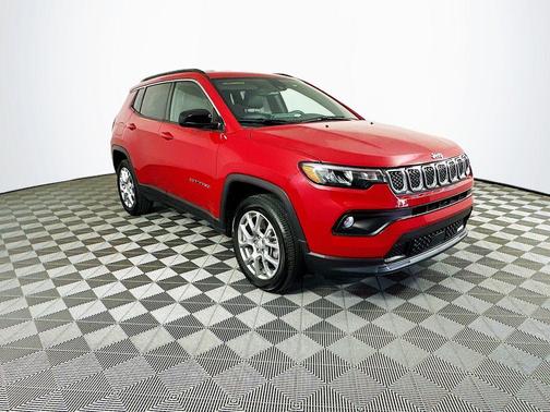 2024 Jeep Compass Latitude Lux