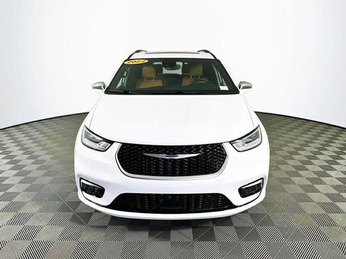 2022 Chrysler Pacifica Hybrid Pinnacle