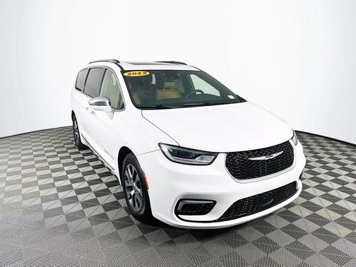 2022 Chrysler Pacifica Hybrid Pinnacle