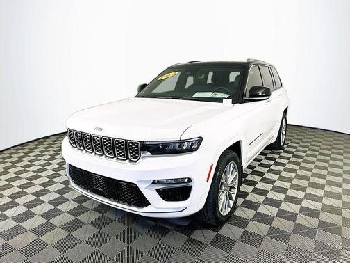 2022 Jeep Grand Cherokee Summit