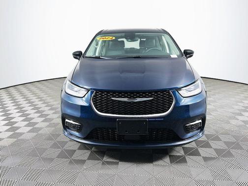 2024 Chrysler Pacifica Touring-L